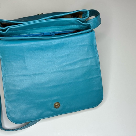 Woodward and Lothrop Turquoise Leather Handbag - Picture 6 of 13
